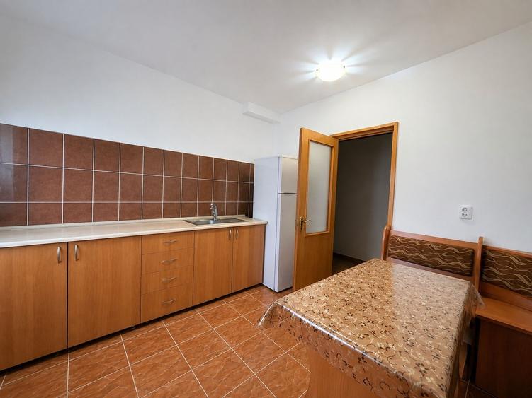 Apartament cu 2 camere semidecomandat, mobilat în Zahana