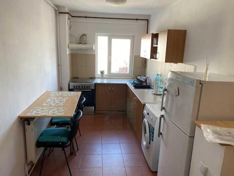 Apartament cu 2 camere semidecomandat în 13 Septembrie