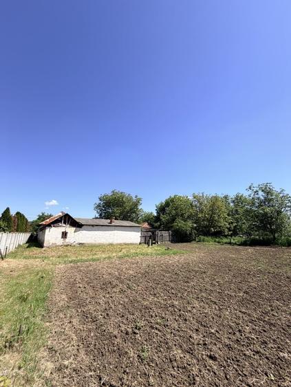 Casă individuală cu 6 camere cu Teren 3000 Mp în Exterior Nord