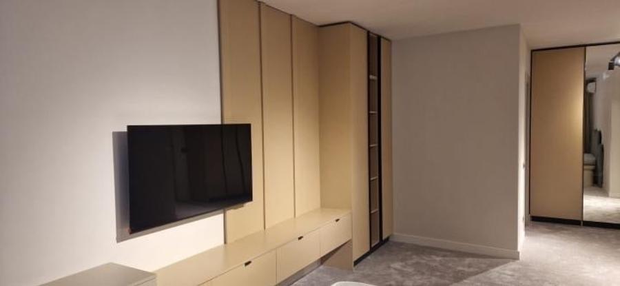 Apartament cu 3 camere semidecomandat, mobilat în Voluntari