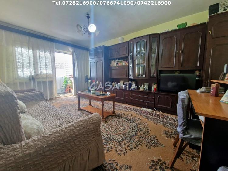 Apartament cu 3 camere decomandat, mobilat în Central