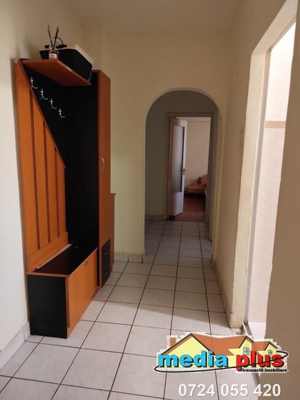 Apartament cu 3 camere decomandat în Port