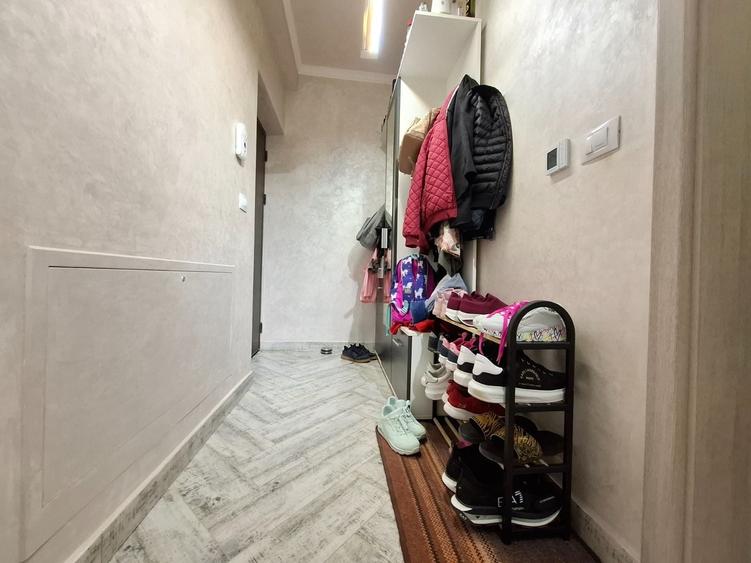 Apartament cu 3 camere decomandat în Valea Lupului