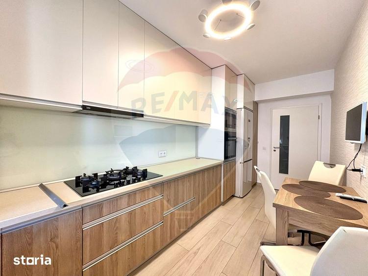 Apartament cu 3 camere decomandat, mobilat în Tractorul