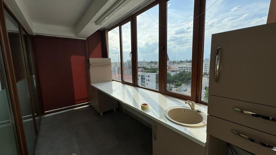 Apartament cu 3 camere, mobilat în Complex Studențesc