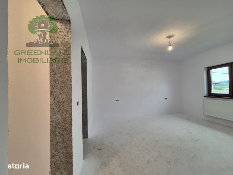 Casă cu 4 camere în Tomești