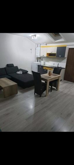 Apartament cu 2 camere decomandat în Florești