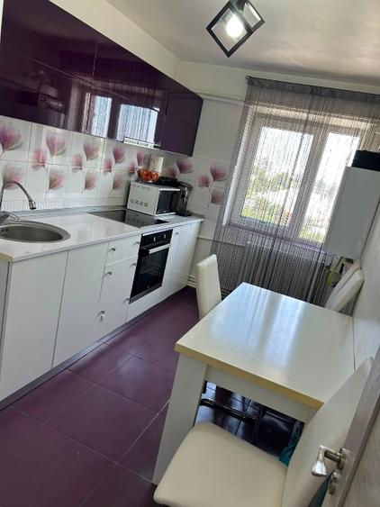 Apartament cu 3 camere, mobilat în Km 4-5