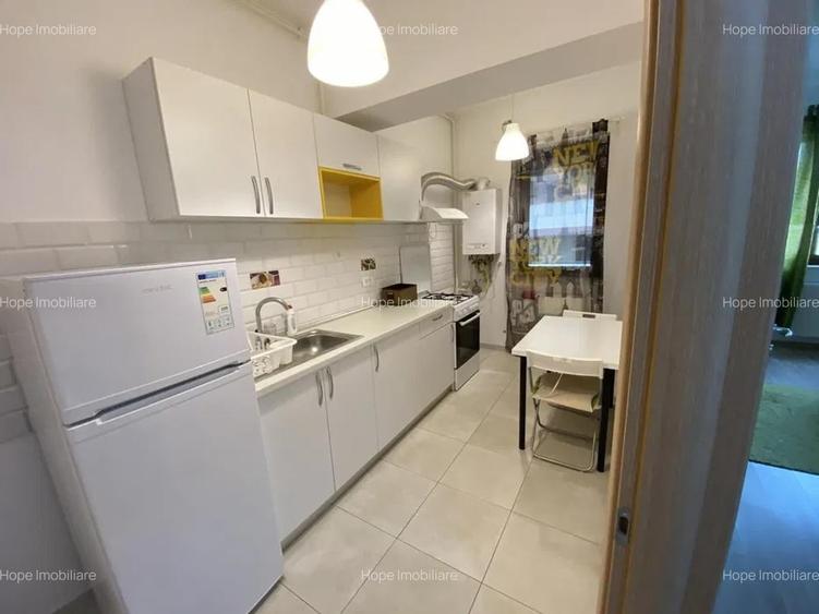 Apartament cu 2 camere decomandat în Vest