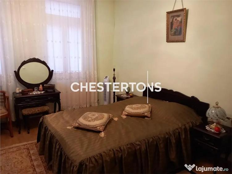 Casă cu 6 camere cu Teren 390 Mp în Central