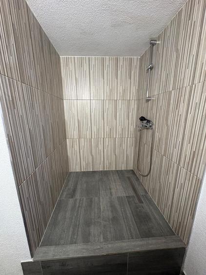 Apartament cu 3 camere decomandat în Lipovei