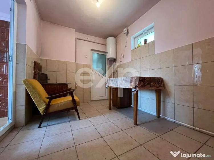 Casă cu 3 camere cu Teren 1140 Mp în Central
