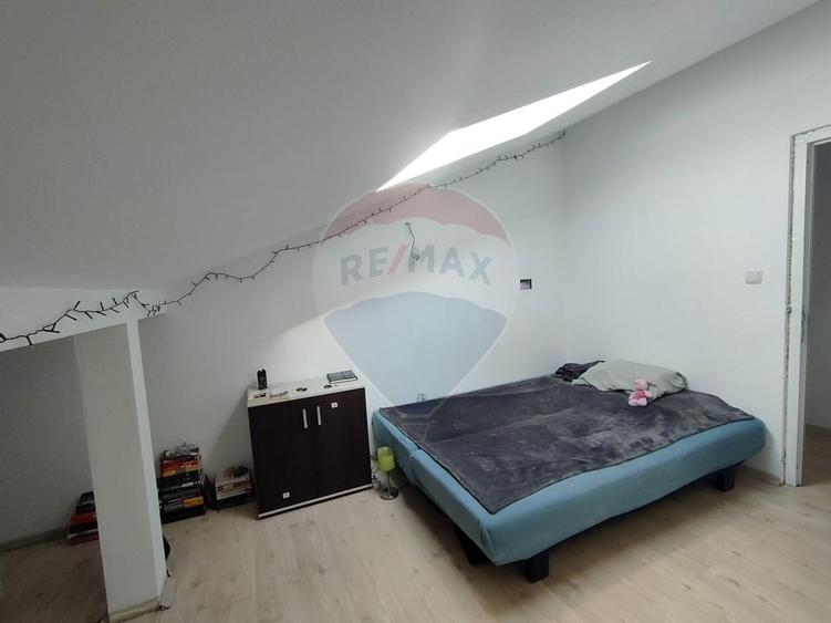 Apartament cu 3 camere decomandat în Lazaret