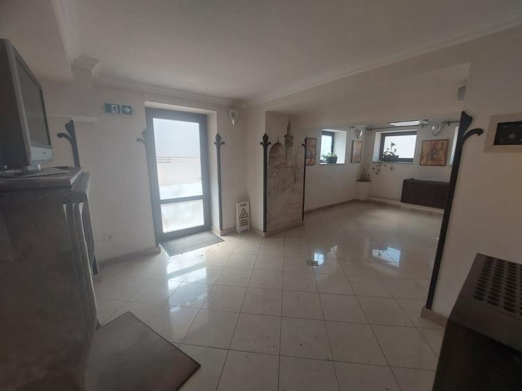 Spațiu comercial, de 430 mp, în Central