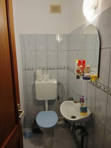 Apartament cu 3 camere semidecomandat în Micro 16