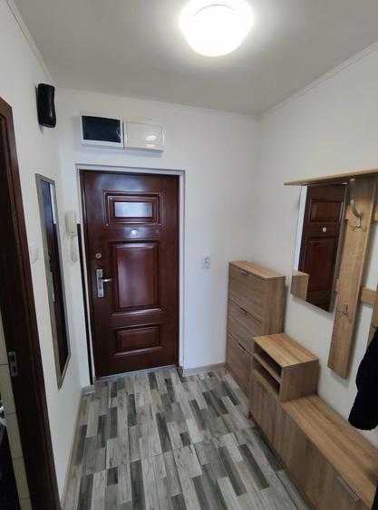 Garsonieră decomandată în Rogerius