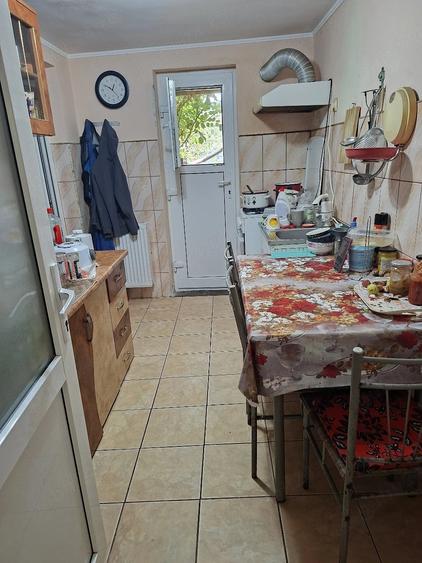 Casă cu 5 camere cu Teren 11000 Mp în Central