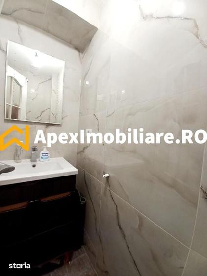 Apartament cu 3 camere semidecomandat în Dămăroaia
