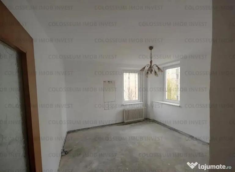 Apartament cu 3 camere decomandat în Centrul Civic