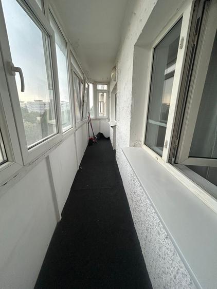 Apartament cu 3 camere semidecomandat, mobilat în Brâncoveanu