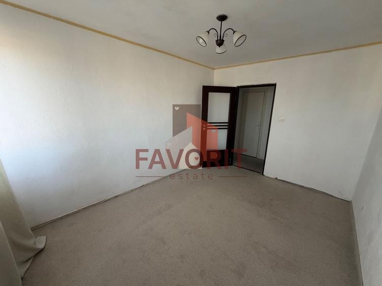 Apartament cu 3 camere decomandat, mobilat în Semicentral