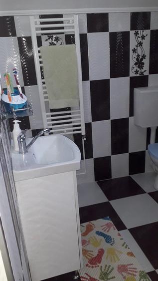 Casă cu 4 camere cu Teren 1600 Mp în Valea Stânii