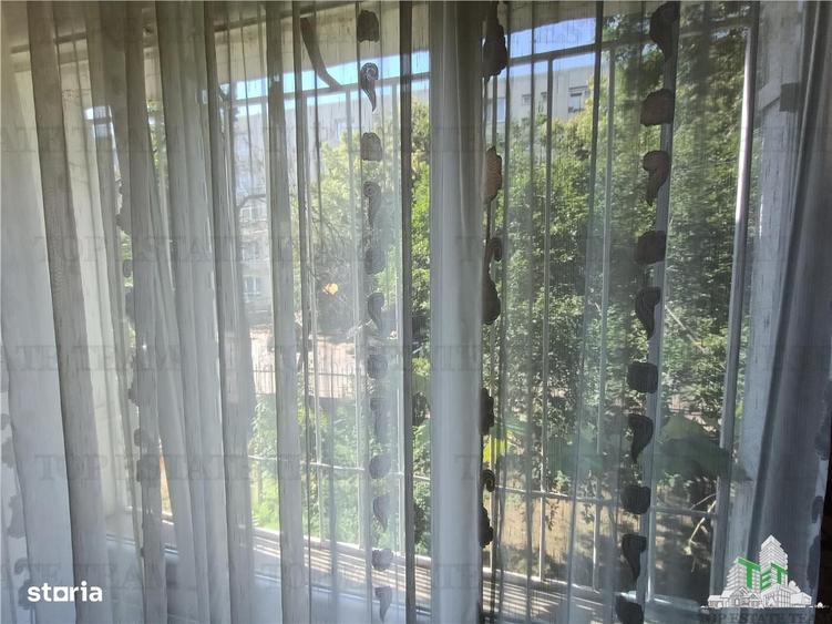 Apartament cu 4 camere decomandat în Ozana