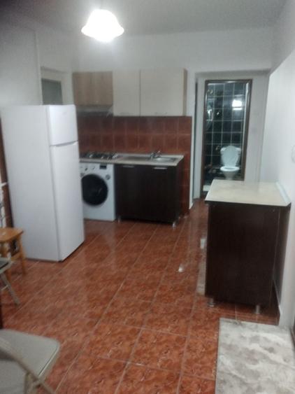 Apartament cu 3 camere semidecomandat în Nicolae Bălcescu