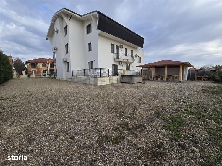 Spațiu comercial, de 305 mp, în Rontău