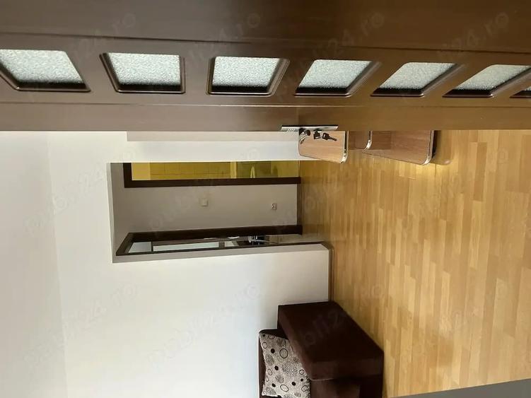 Apartament cu 2 camere semidecomandat în Girocului