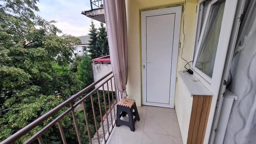 Apartament 3 camere 60 mp decomandat zona centrala - 1