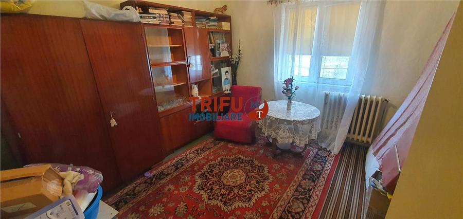 Apartament cu 3 camere decomandat în Cetate