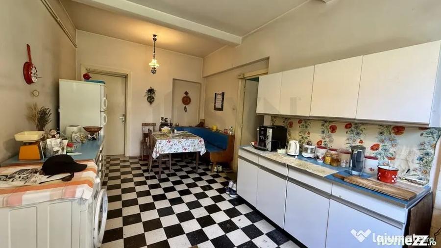 Apartament cu 3 camere decomandat în Ștefan cel Mare