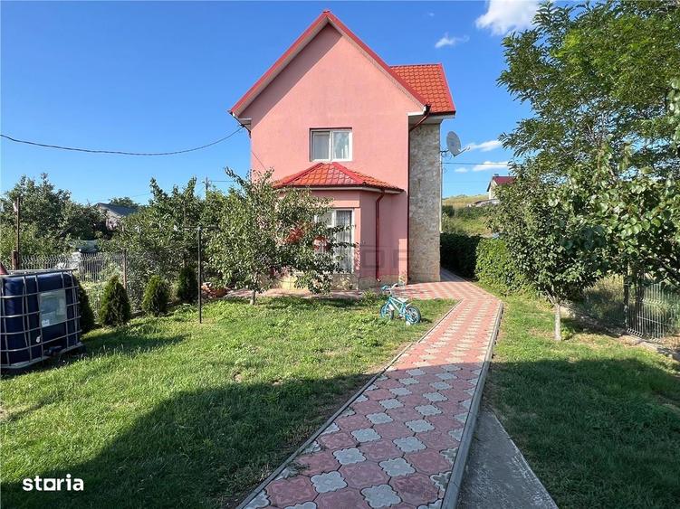 Casă cu 4 camere în Banu