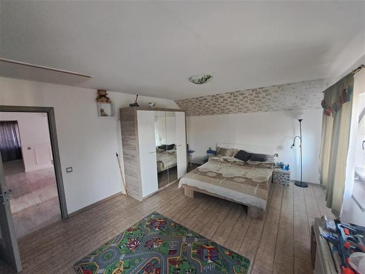 Casă individuală cu 6 camere cu Piscina în Tărlungeni