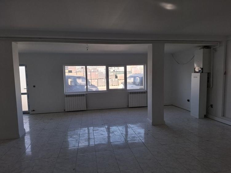 Spațiu comercial, de 70 mp, în Central