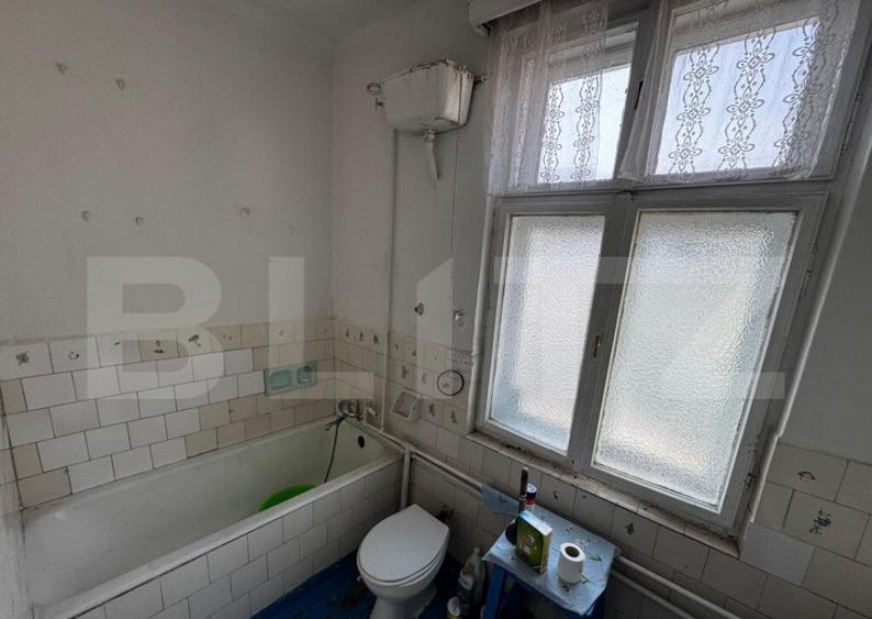 Casă cu 7 camere cu Teren 400 Mp în Zlatna