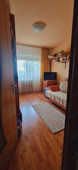 Apartament cu 4 camere decomandat în Brâncoveanu