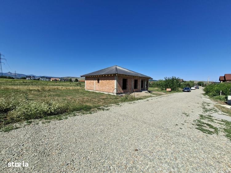 Casă cu 4 camere în Micești