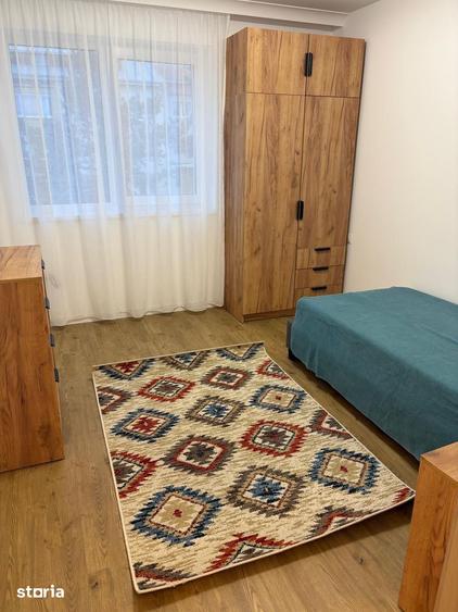 Apartament cu 4 camere semidecomandat în Central