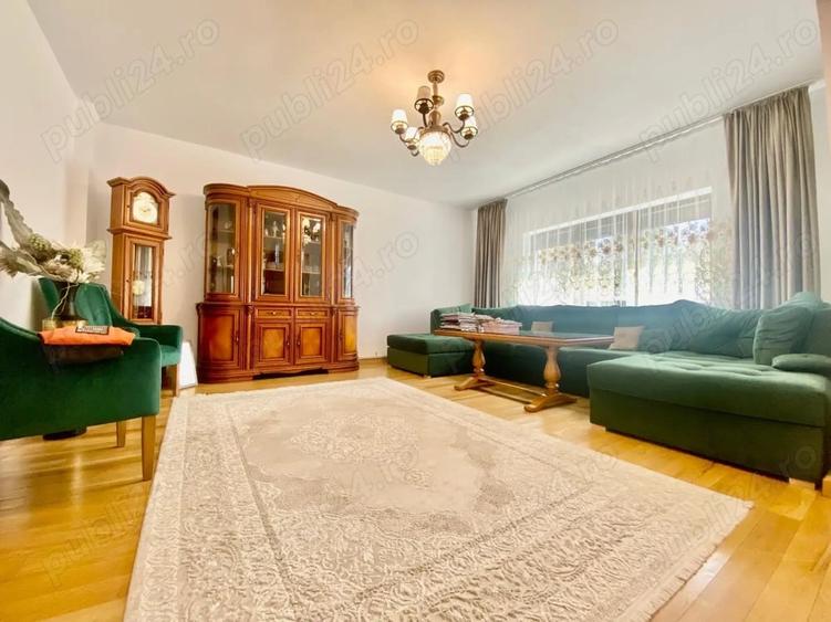 Casă cu 6 camere cu Teren 650 Mp în Central
