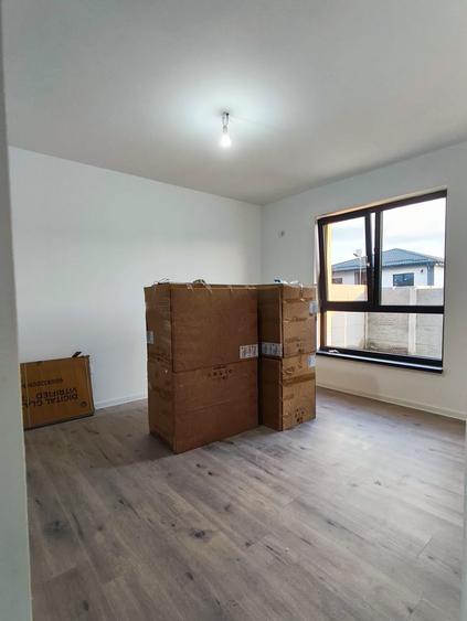 Casă individuală cu 4 camere cu Teren 380 Mp în Bâcu
