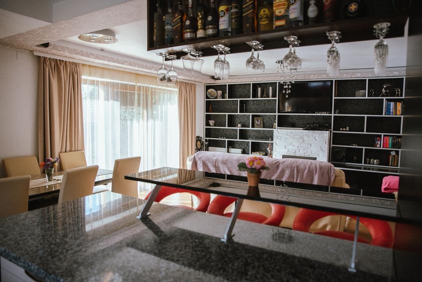 Casă cu 4 camere în Arvățeni