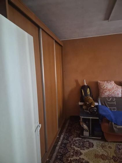 Apartament cu 3 camere semidecomandat, mobilat în Girocului