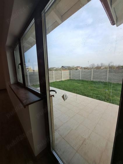 Casă cu 4 camere cu Teren 400 Mp în Parța