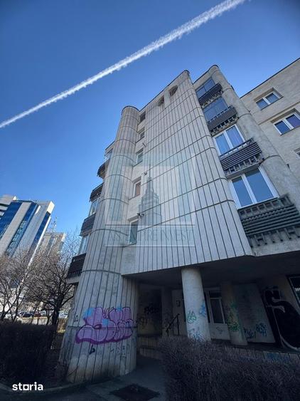 Apartament cu 3 camere în Centrul Civic