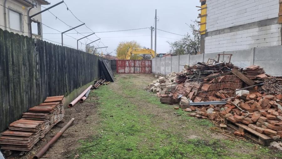 Casă individuală cu 12 camere cu Canalizare în Brestei