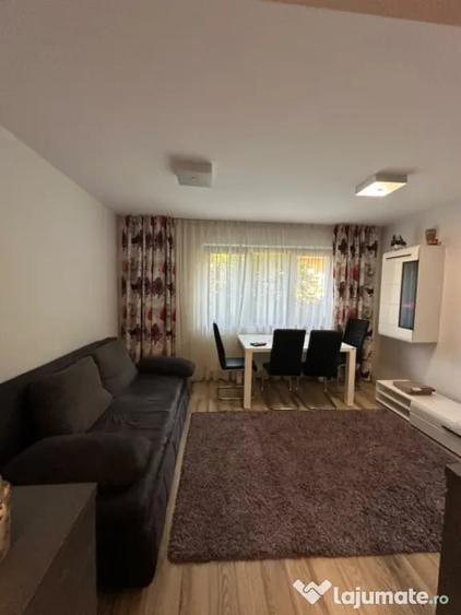 Apartament cu 4 camere decomandat în Săsar