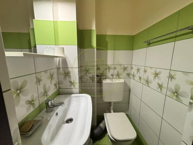 Apartament cu 4 camere decomandat, mobilat în Central