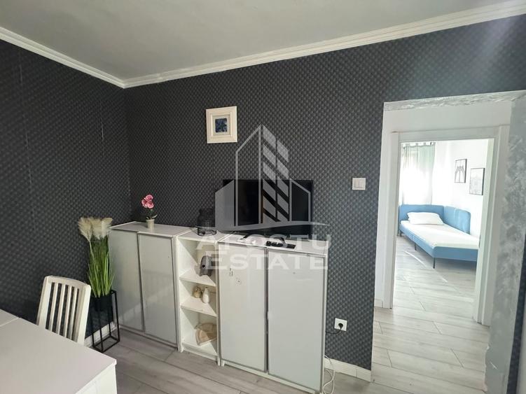 Apartament cu 3 camere semidecomandat în Girocului